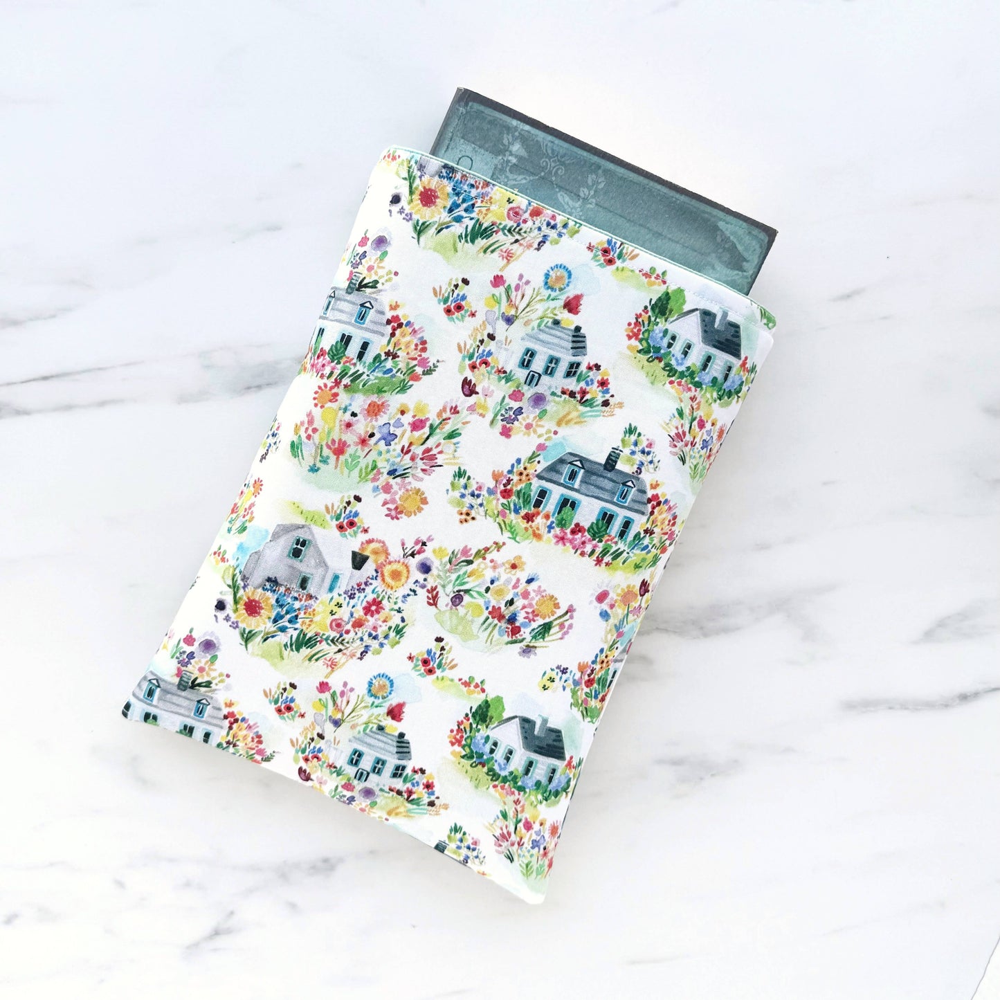 Summer Cottage Book Sleeve