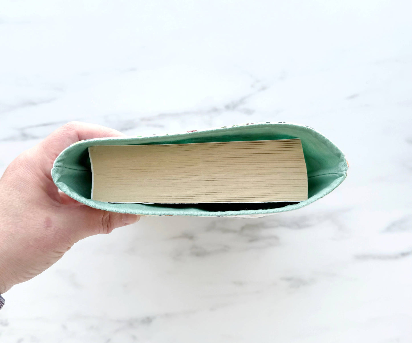 Summer Cottage Book Sleeve
