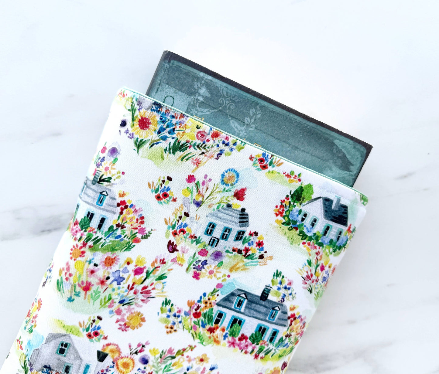 Summer Cottage Book Sleeve